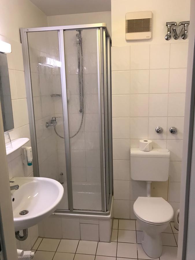 Single Room Shower